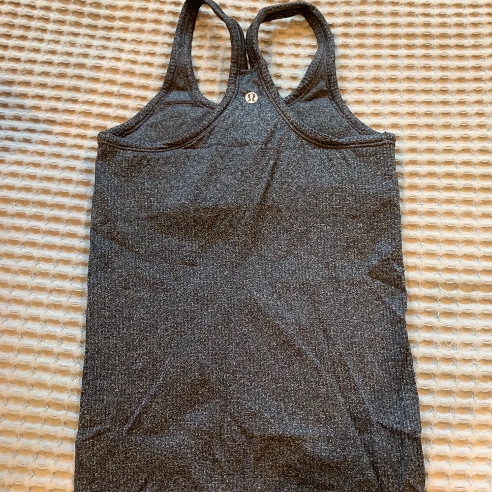 🍋Lululemon Tank with built in Bra🍋